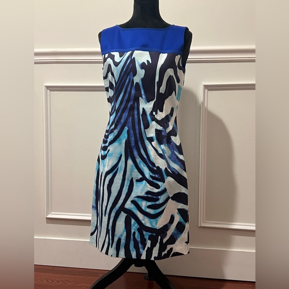 T Tahari Sz. 8 Blue sleeveless dress